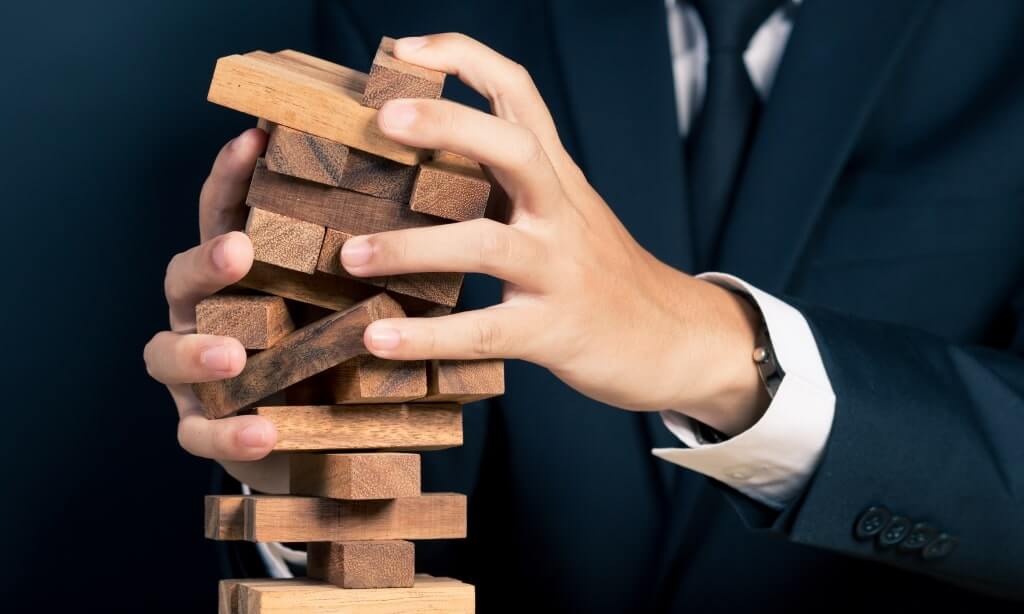 إعادة الهيكلة: ما هي، فوائدها، أسبابها، أنواعها